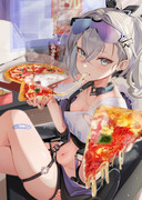ピザハットの4日間限定ピザを食べさせてくれる銀狼ちゃん🍕