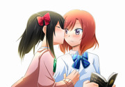 にこまキス