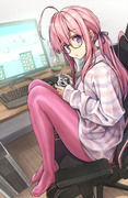 彼PCでゲーム中なタイツ女子