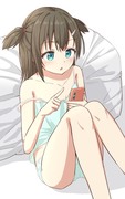 スマホに夢中な娘