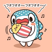 ハッシュドポテトの赤ちゃんぬいをあやす じんべえ