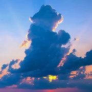 夜明けの積乱雲