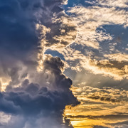 雲と朝焼け